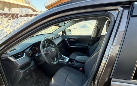 Toyota RAV4, 2021 год, 3 400 000 рублей, 6 фотография