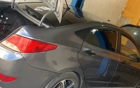 Hyundai Solaris II рестайлинг, 2015 год, 600 000 рублей, 3 фотография