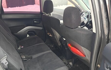 Mitsubishi Outlander III рестайлинг 3, 2007 год, 830 000 рублей, 9 фотография