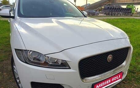 Jaguar F-Pace, 2016 год, 2 450 000 рублей, 3 фотография