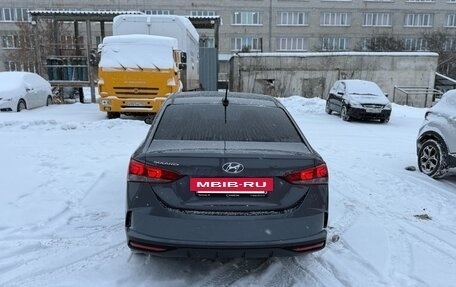 Hyundai Solaris II рестайлинг, 2021 год, 1 600 000 рублей, 5 фотография