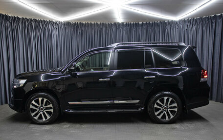 Toyota Land Cruiser 200, 2019 год, 11 998 000 рублей, 8 фотография