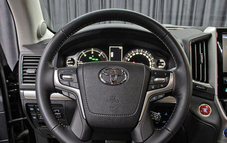 Toyota Land Cruiser 200, 2019 год, 11 998 000 рублей, 17 фотография