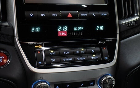 Toyota Land Cruiser 200, 2019 год, 11 998 000 рублей, 19 фотография