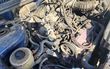 KIA Carnival III, 2005 год, 300 000 рублей, 17 фотография