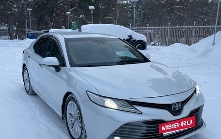 Toyota Camry, 2018 год, 2 920 000 рублей, 3 фотография