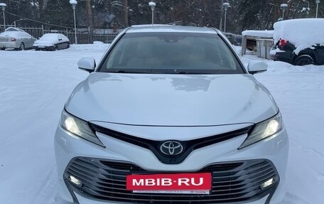 Toyota Camry, 2018 год, 2 920 000 рублей, 4 фотография