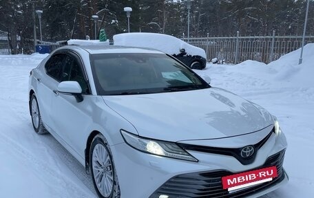 Toyota Camry, 2018 год, 2 920 000 рублей, 2 фотография