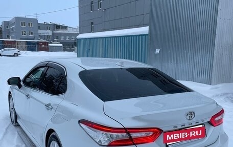 Toyota Camry, 2018 год, 2 920 000 рублей, 8 фотография