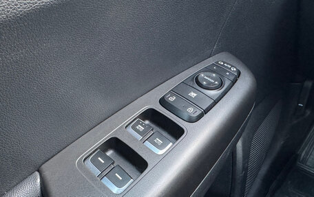 KIA Sportage IV рестайлинг, 2018 год, 2 199 000 рублей, 21 фотография