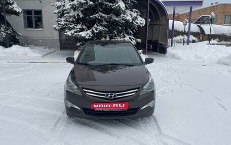 Hyundai Solaris II рестайлинг, 2016 год, 900 000 рублей, 2 фотография