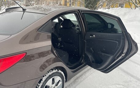 Hyundai Solaris II рестайлинг, 2016 год, 900 000 рублей, 12 фотография