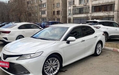 Toyota Camry, 2018 год, 2 600 000 рублей, 4 фотография