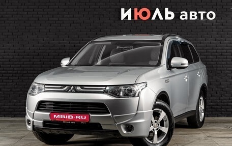 Mitsubishi Outlander III рестайлинг 3, 2013 год, 1 450 000 рублей, 1 фотография