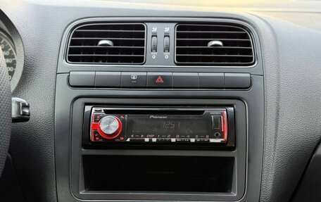 Volkswagen Polo VI (EU Market), 2013 год, 649 000 рублей, 25 фотография