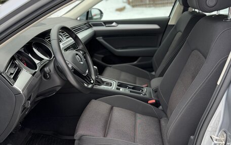 Volkswagen Passat B8 рестайлинг, 2018 год, 2 500 000 рублей, 15 фотография