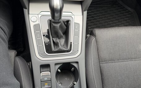 Volkswagen Passat B8 рестайлинг, 2018 год, 2 500 000 рублей, 28 фотография