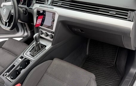 Volkswagen Passat B8 рестайлинг, 2018 год, 2 500 000 рублей, 20 фотография