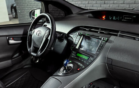 Toyota Prius, 2010 год, 950 000 рублей, 16 фотография