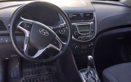 Hyundai Solaris II рестайлинг, 2012 год, 850 000 рублей, 5 фотография