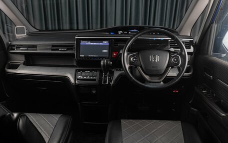 Honda Stepwgn IV, 2015 год, 1 699 000 рублей, 6 фотография