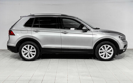 Volkswagen Tiguan II, 2018 год, 3 199 000 рублей, 4 фотография