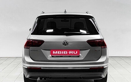 Volkswagen Tiguan II, 2018 год, 3 199 000 рублей, 6 фотография