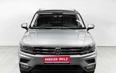 Volkswagen Tiguan II, 2018 год, 3 199 000 рублей, 2 фотография