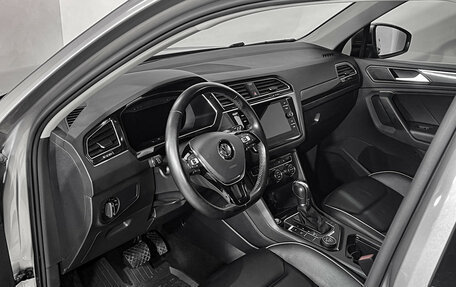 Volkswagen Tiguan II, 2018 год, 3 199 000 рублей, 17 фотография