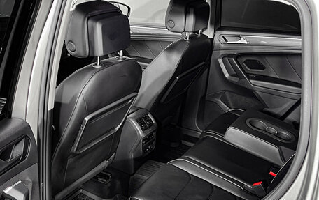 Volkswagen Tiguan II, 2018 год, 3 199 000 рублей, 18 фотография