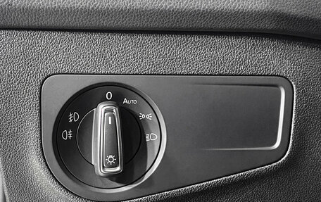 Volkswagen Tiguan II, 2018 год, 3 199 000 рублей, 29 фотография