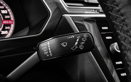 Volkswagen Tiguan II, 2018 год, 3 199 000 рублей, 25 фотография