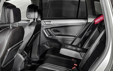 Volkswagen Tiguan II, 2018 год, 3 199 000 рублей, 19 фотография