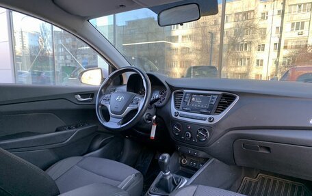 Hyundai Solaris II рестайлинг, 2017 год, 1 207 000 рублей, 10 фотография