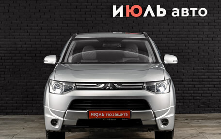 Mitsubishi Outlander III рестайлинг 3, 2013 год, 1 450 000 рублей, 2 фотография