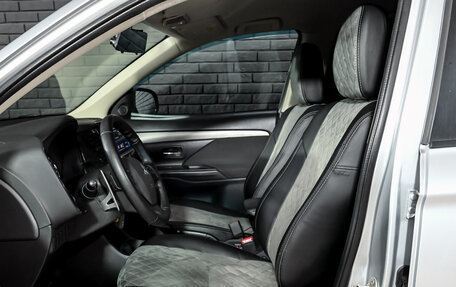 Mitsubishi Outlander III рестайлинг 3, 2013 год, 1 450 000 рублей, 10 фотография