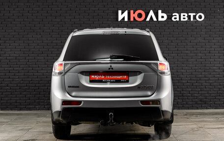 Mitsubishi Outlander III рестайлинг 3, 2013 год, 1 450 000 рублей, 5 фотография