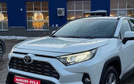Toyota RAV4, 2019 год, 3 300 000 рублей, 3 фотография