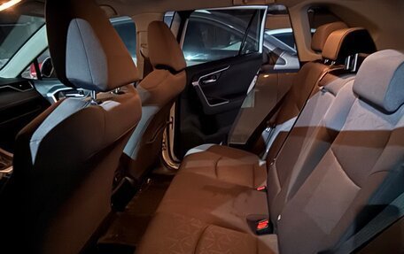 Toyota RAV4, 2019 год, 3 300 000 рублей, 15 фотография