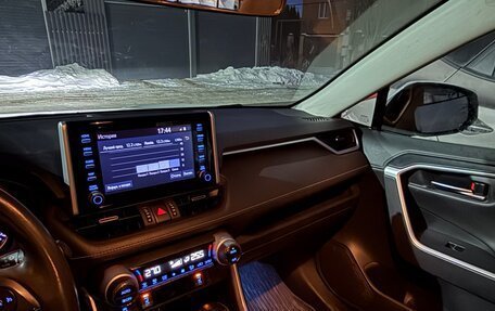 Toyota RAV4, 2019 год, 3 300 000 рублей, 11 фотография