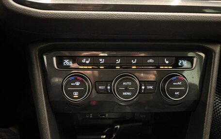 Volkswagen Tiguan II, 2017 год, 2 700 000 рублей, 24 фотография