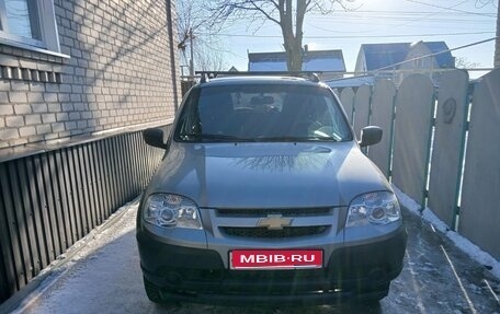 Chevrolet Niva I рестайлинг, 2017 год, 700 000 рублей, 1 фотография