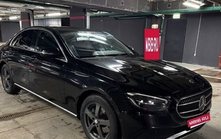 Mercedes-Benz E-Класс, 2021 год, 2 700 000 рублей, 4 фотография