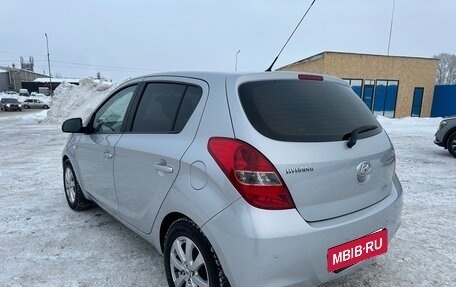 Hyundai i20 IB рестайлинг, 2010 год, 750 000 рублей, 10 фотография