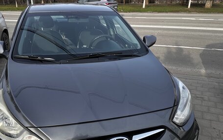 Hyundai Solaris II рестайлинг, 2012 год, 920 000 рублей, 2 фотография