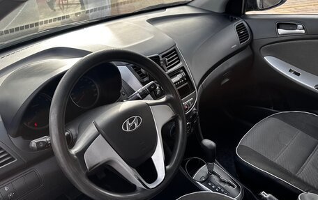 Hyundai Solaris II рестайлинг, 2012 год, 920 000 рублей, 6 фотография