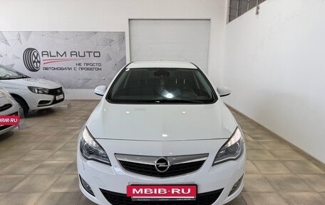 Opel Astra J, 2011 год, 900 000 рублей, 3 фотография