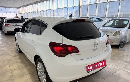 Opel Astra J, 2011 год, 900 000 рублей, 6 фотография