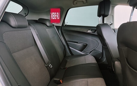 Opel Astra J, 2011 год, 900 000 рублей, 15 фотография