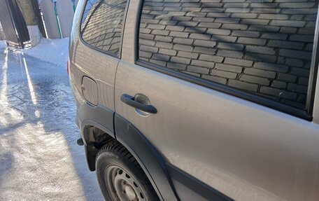 Chevrolet Niva I рестайлинг, 2017 год, 700 000 рублей, 4 фотография